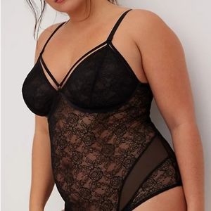 Torrid black lace and mesh body auit